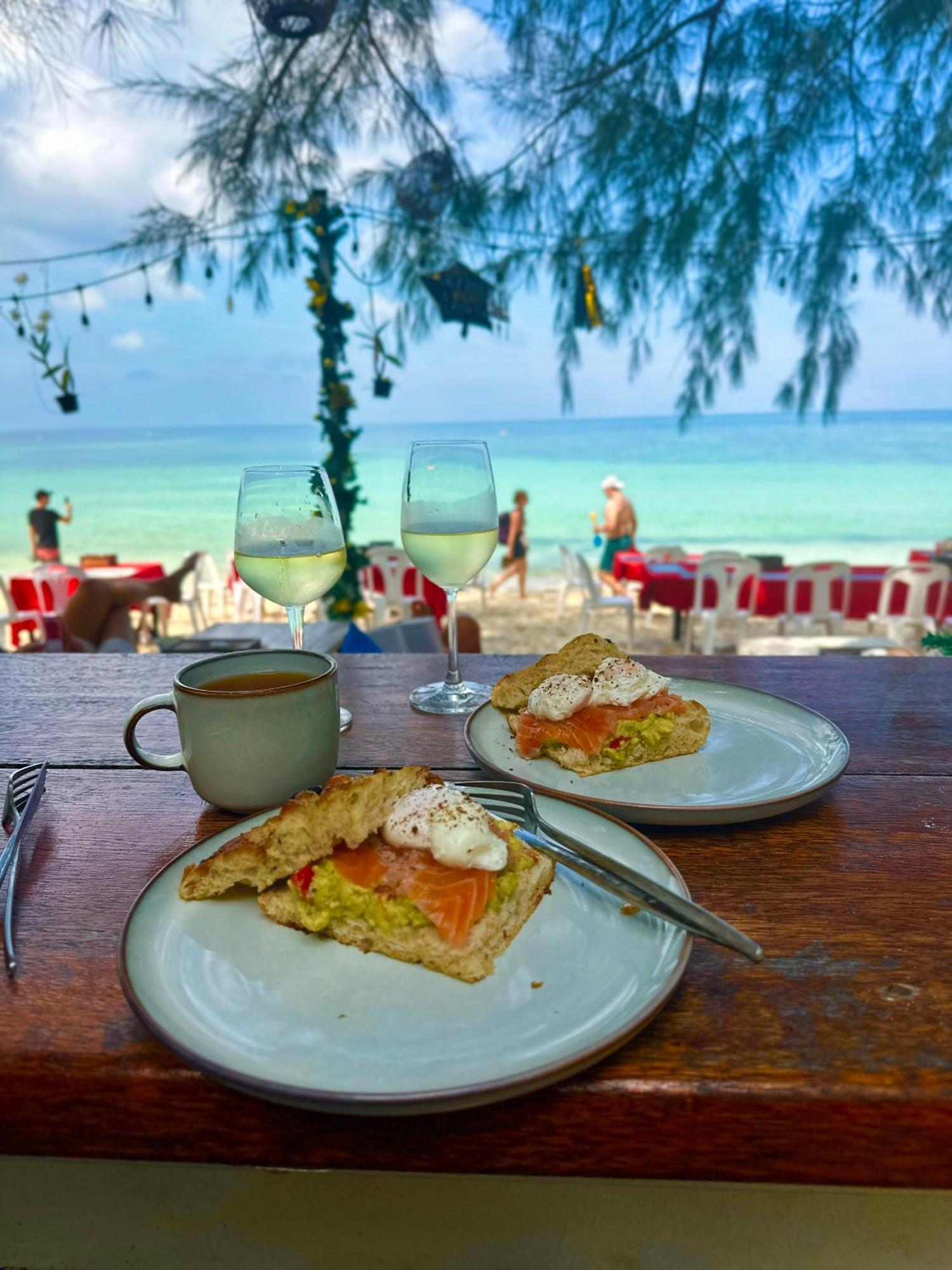 Salad Beach Guest House 帕干岛 外观 照片